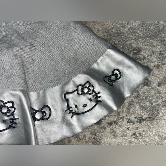 Hello Kitty! 2 Piece Set Ruffle Top & Skirt w faux leather trim girls sz 2T Rare - Picture 11 of 13